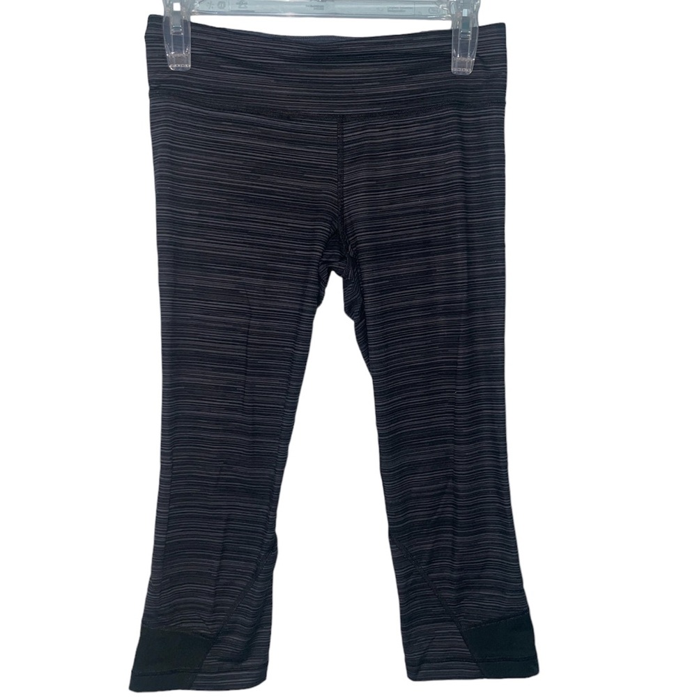 Women’s Under Armour All Season Capris Size Medium